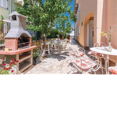 Three-Bedroom Apartment in Cizici