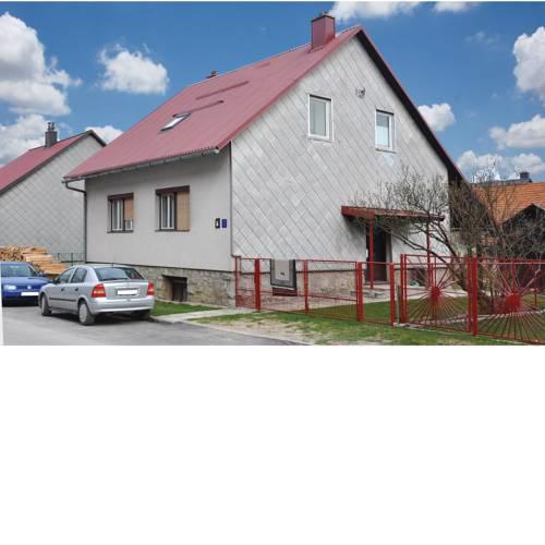 Three-Bedroom Apartment in Delnice