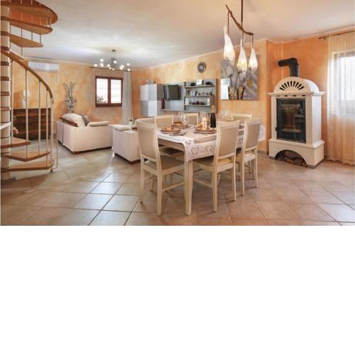 Three-Bedroom Apartment in Galizana