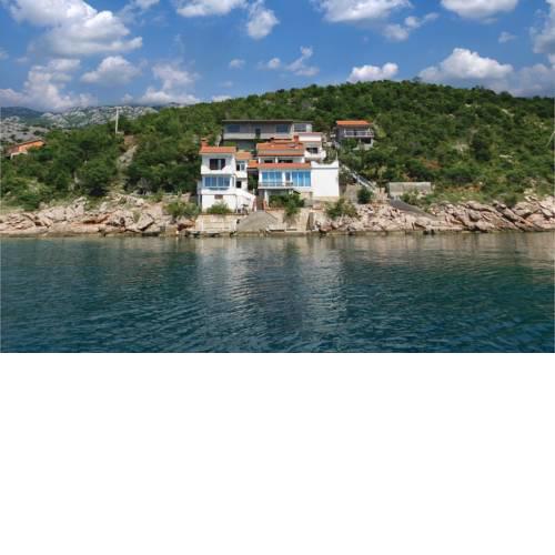 Three-Bedroom Apartment in Jablanac