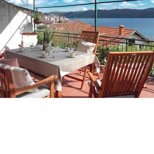 Three-Bedroom Apartment in Komarna