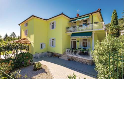 Three-Bedroom Apartment in Lovran