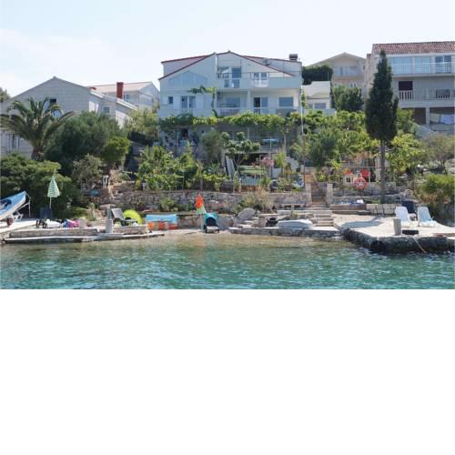Three-Bedroom Apartment in Lumbarda
