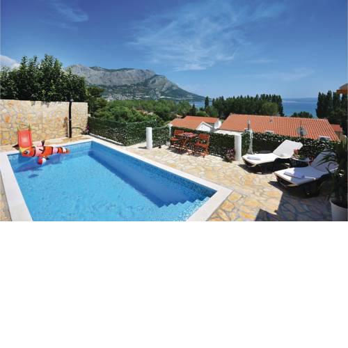 Three-Bedroom Apartment in Omis