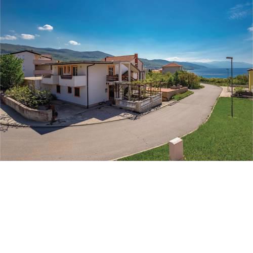 Three-Bedroom Apartment in Povile