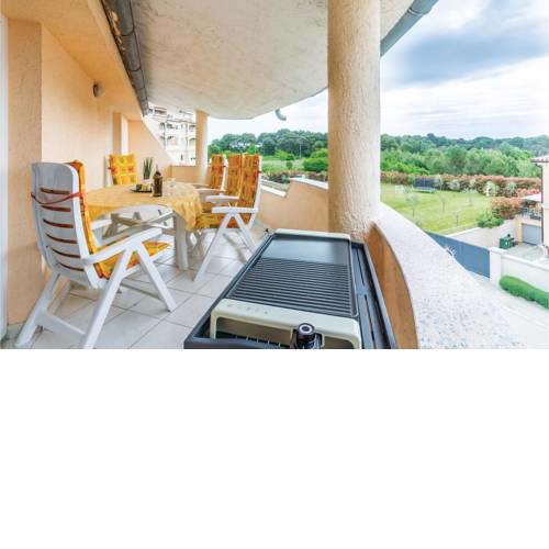 Three-Bedroom Apartment in Pula