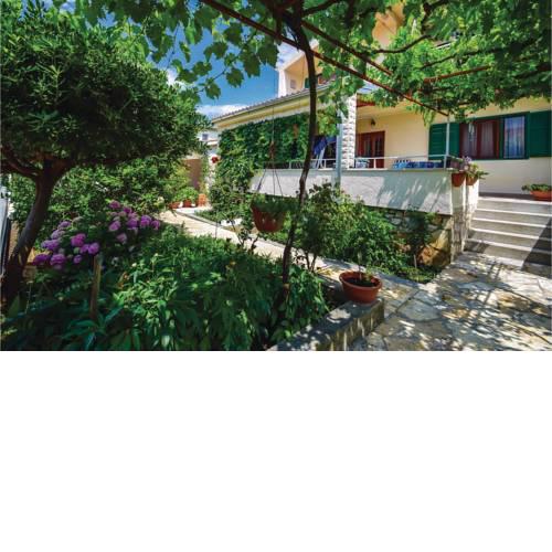 Three-Bedroom Apartment in Sibenik