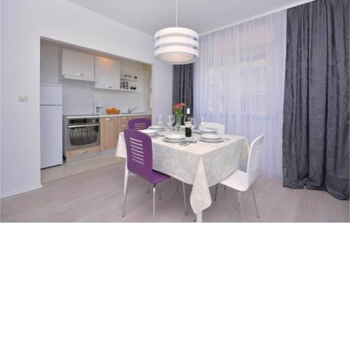 Three-Bedroom Apartment in Stobrec