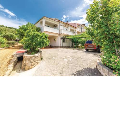 Three-Bedroom Apartment in Supetarska Draga