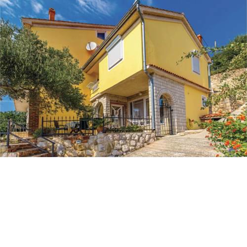 Three-Bedroom Apartment in Supetarska Draga