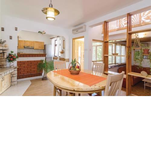 Three-Bedroom Apartment in Vela Luka