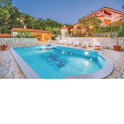 Three-Bedroom Apartment Jadranovo with an Outdoor Swimming Pool 08
