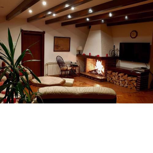 Three-Bedroom Apartment Luka