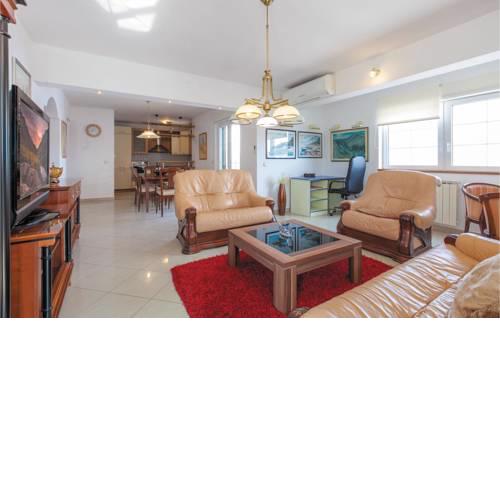Three-Bedroom Apartment Omis with Sea View 08