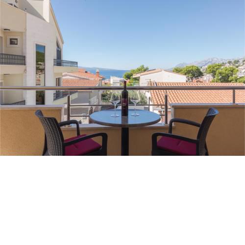 Three-Bedroom Apartment with Sea View in Baska Voda