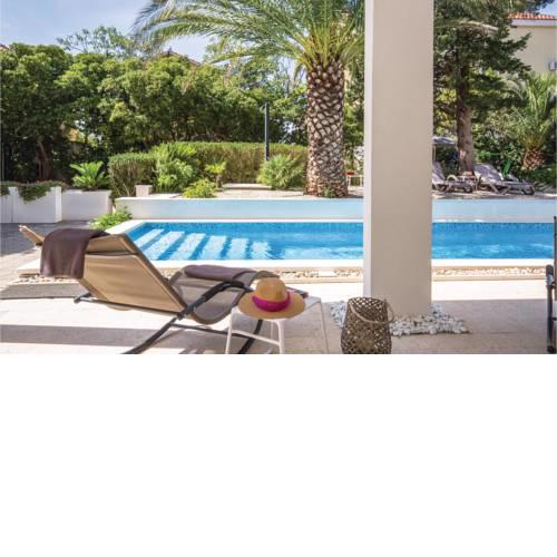 Three-Bedroom Apartment with Sea View in Makarska