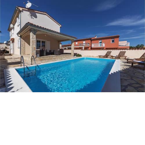Three-Bedroom Holiday home Betiga with an Outdoor Swimming Pool 03