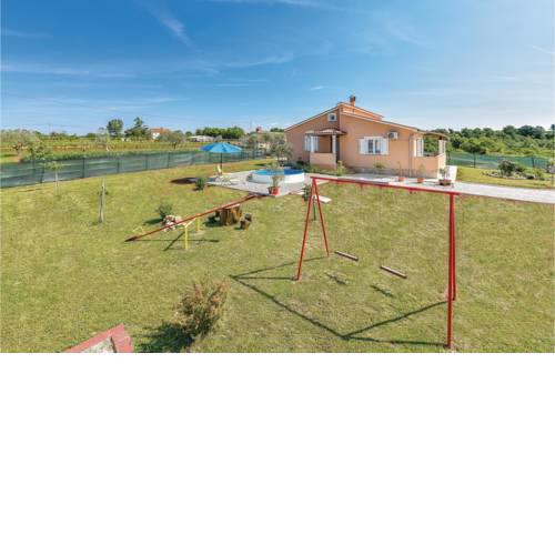 Three-Bedroom Holiday Home in Bibici