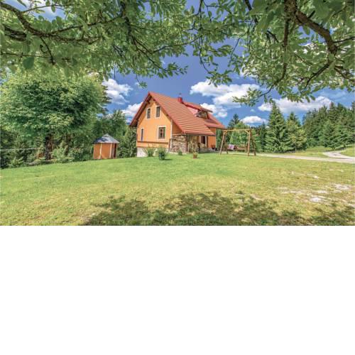Three-Bedroom Holiday Home in Cabar