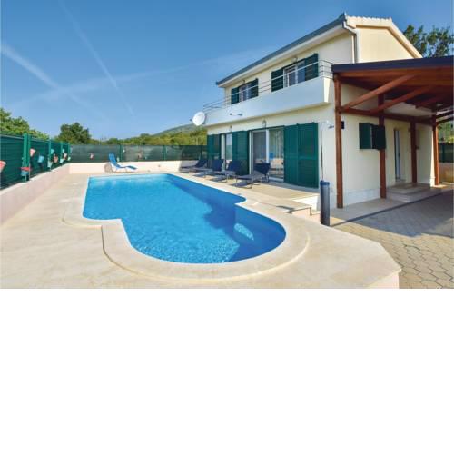 Three-Bedroom Holiday Home in Dicmo