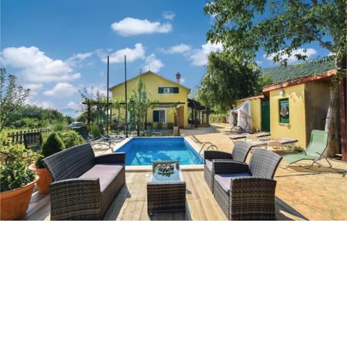 Three-Bedroom Holiday Home in Dicmo