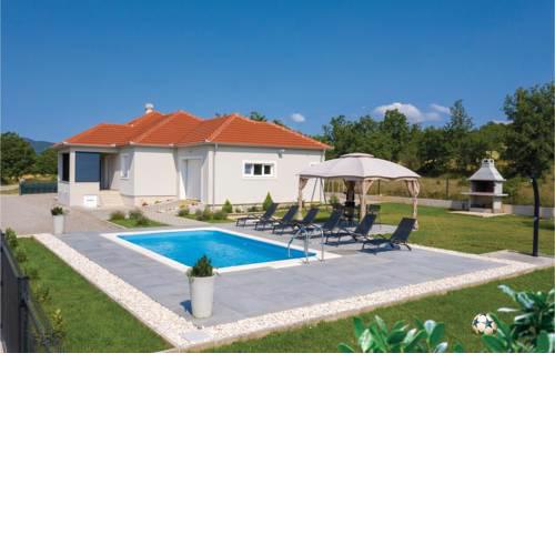 Three-Bedroom Holiday Home in Dicmo