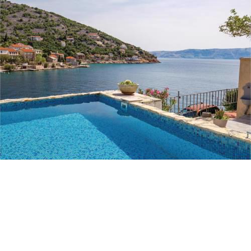 Three-Bedroom Holiday Home in Donja Klada