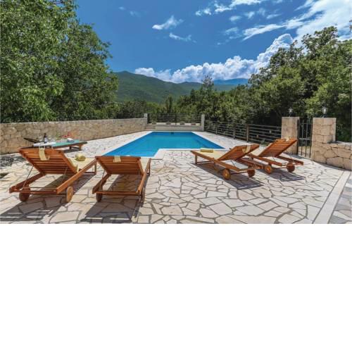 Three-Bedroom Holiday Home in Donji Dolac