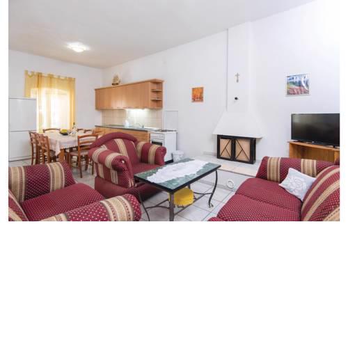 Three-Bedroom Holiday Home in Duba Peljeska