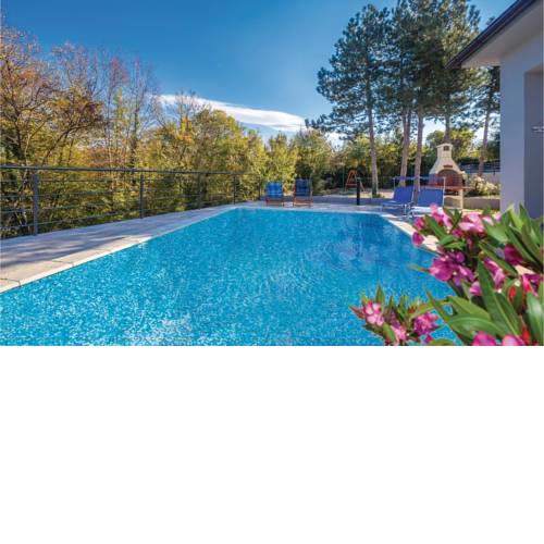 Three-Bedroom Holiday Home in Gostinjac