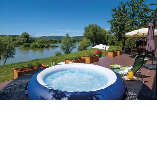 Three-Bedroom Holiday Home in Hrvatska Kostajnica