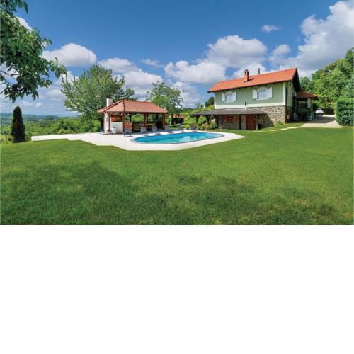 Three-Bedroom Holiday Home in Jalzabet