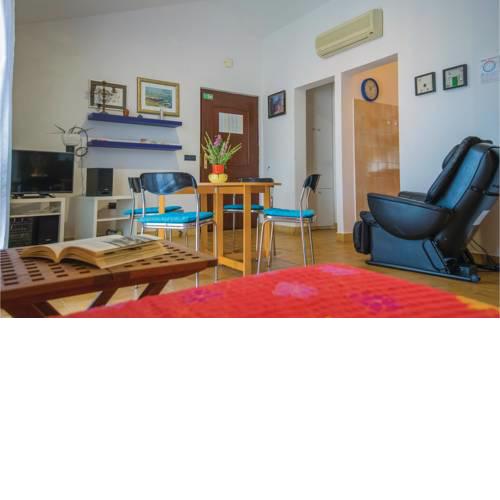 Three-Bedroom Holiday Home in Jelsa