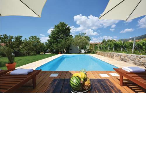 Three-Bedroom Holiday Home in Kastel Luksic
