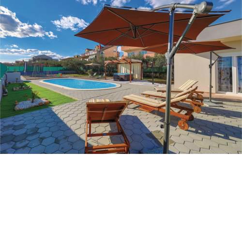 Three-Bedroom Holiday Home in Kastel Stafilic