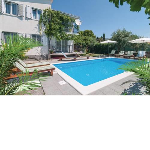 Three-Bedroom Holiday Home in Kastel Stari