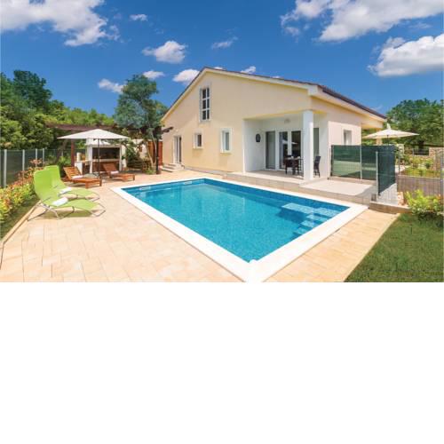 Three-Bedroom Holiday Home in Kras
