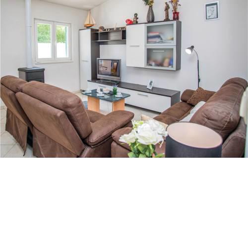 Three-Bedroom Holiday Home in Kresevo Brdo