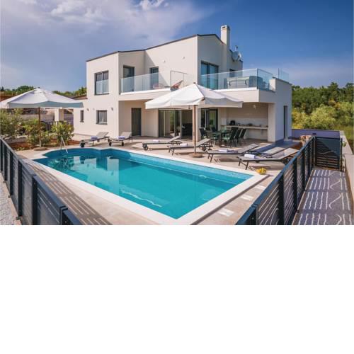Three-Bedroom Holiday Home in Krnica