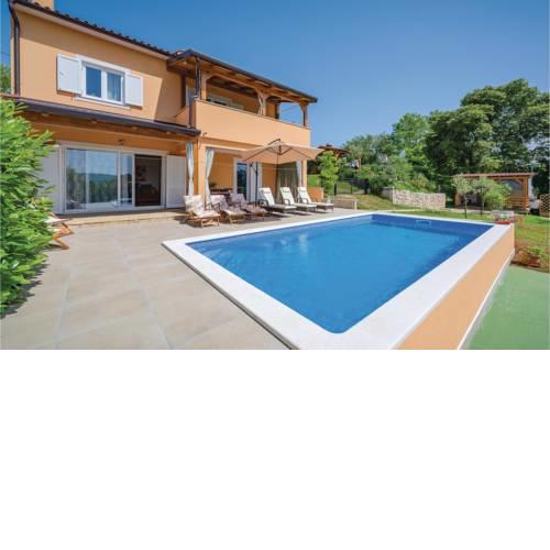 Three-Bedroom Holiday Home in Krsan