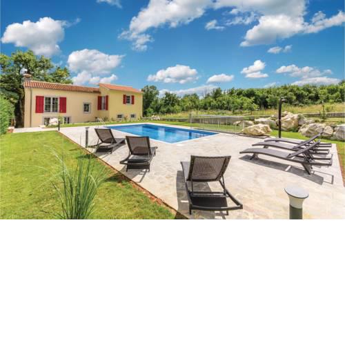 Three-Bedroom Holiday Home in Lupoglav