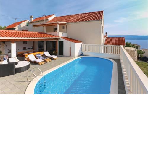 Three-Bedroom Holiday Home in Omis