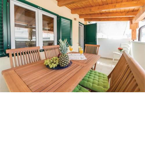 Three-Bedroom Holiday Home in Pag