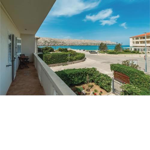 Three-Bedroom Holiday Home in Pag