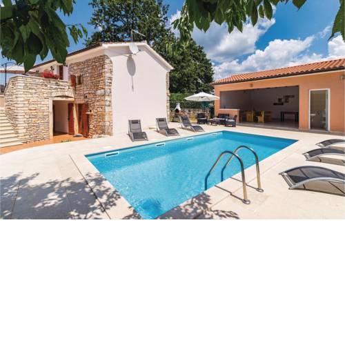 Three-Bedroom Holiday Home in Pazin