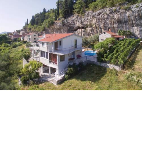Three-Bedroom Holiday Home in Podaspilje