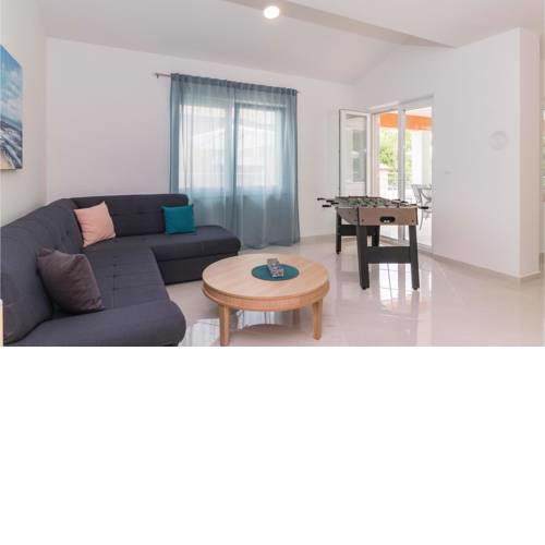 Three-Bedroom Holiday Home in Pula
