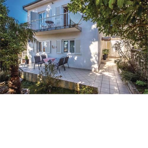 Three-Bedroom Holiday Home in Selce