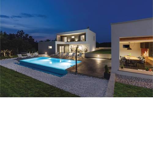 Three-Bedroom Holiday Home in Sivati