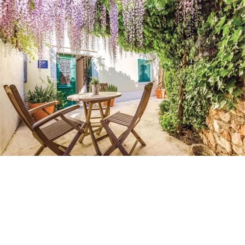 Three-Bedroom Holiday Home in Smrika
